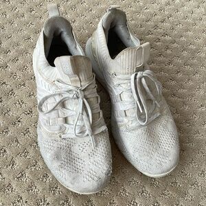 Under Armour HOVR tribase Mens size 9